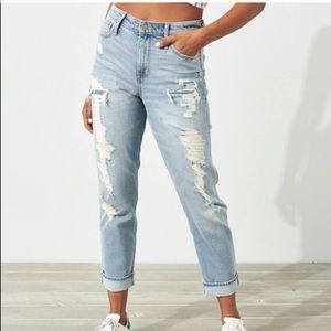 Hollister High Rise Mom Jean Vintage Stretch